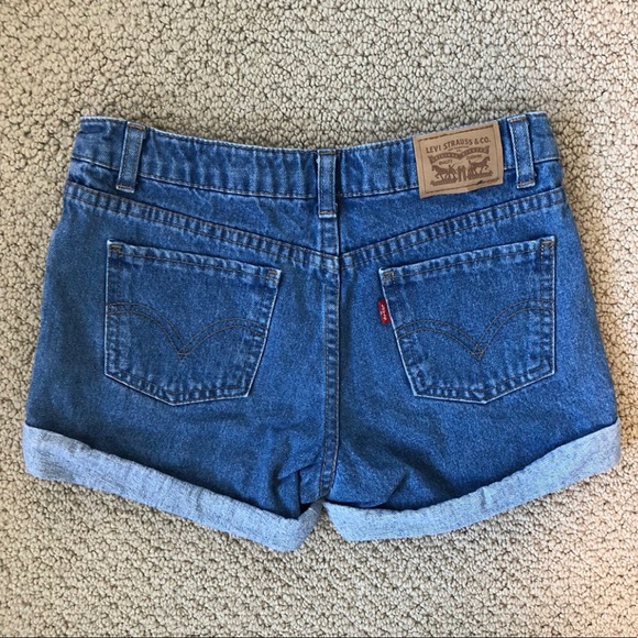 Levi’s Shorts - Picture 2 of 4